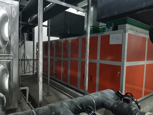 贵州医科大学采用了小黄片网址三集一体恒温除湿热泵
